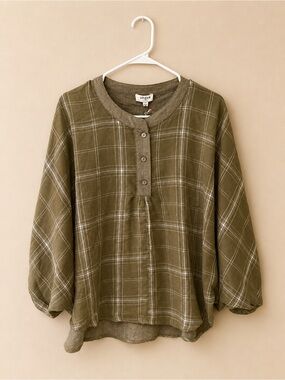 Umgee Olive Plaid Henley Tunic Top with Dolman sleeves NWT